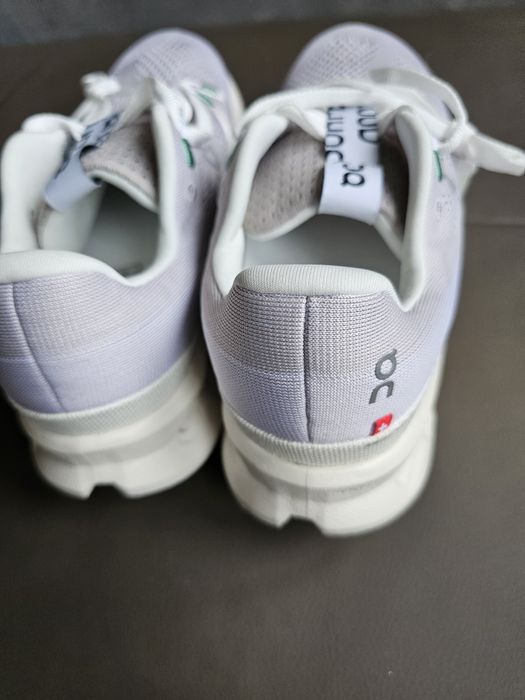 On Cloudsurfer adidasi noi originali  numărul 40
CLOUDSURFER
CLOUDS
