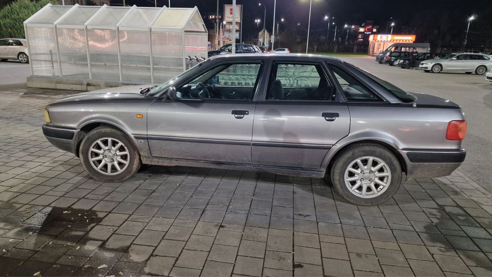 Много части за Audi 80