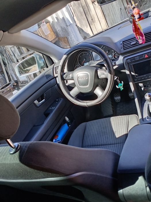 Vând Audi a4 b7 140 cp