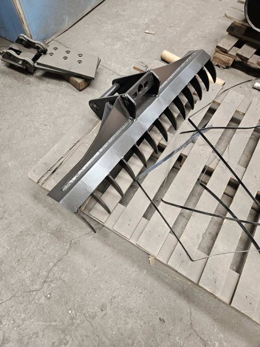 Кофа за багер тип гребло под наем