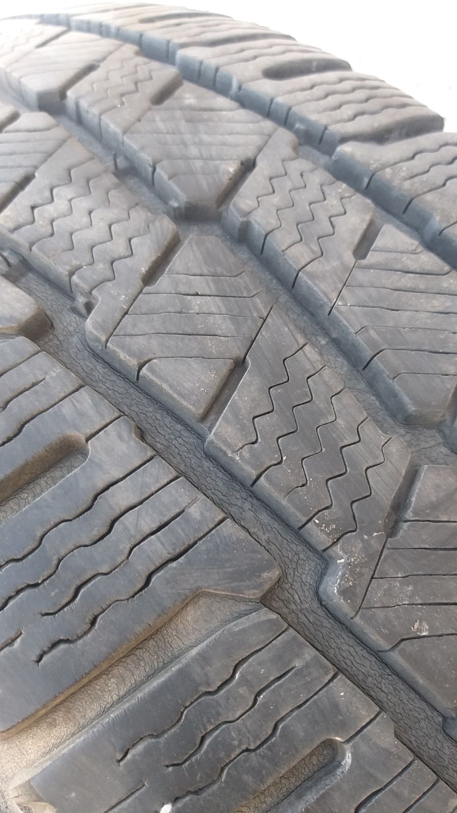 Бусови гуми Michelin 235 65 R16C