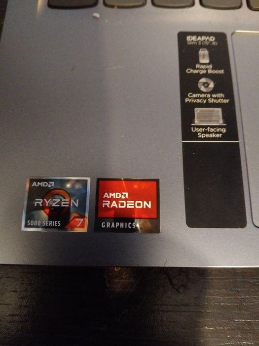 Vând leptop office este bun și la gaming