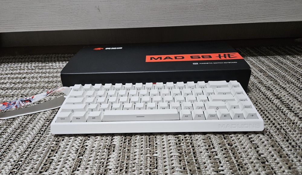 Продам магнитную клавиатуру madlions mad 68 he