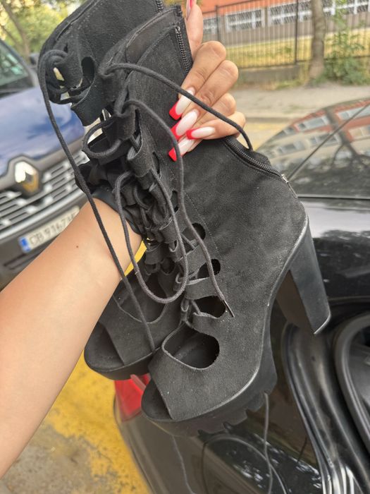 Летни боти на ток - черен велур