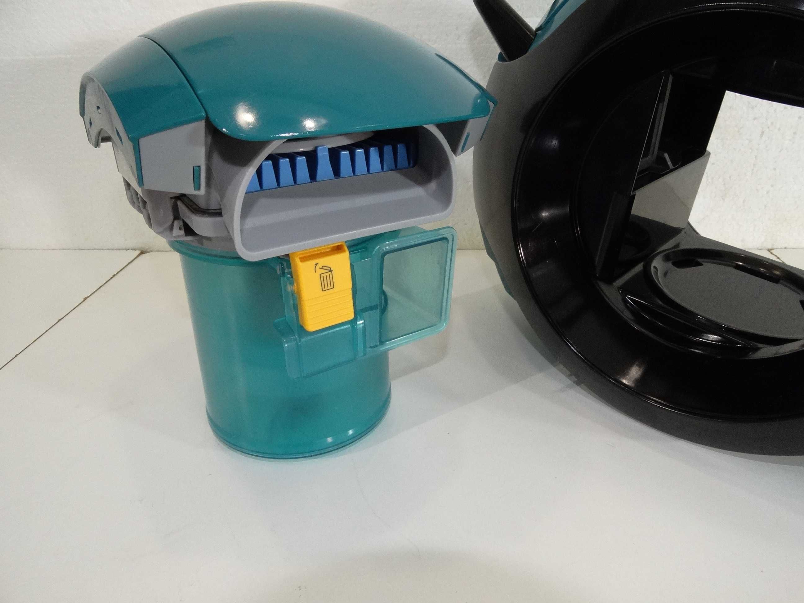 Разпродажба - Makita DCL500 - Акумулаторна прахосмукачка