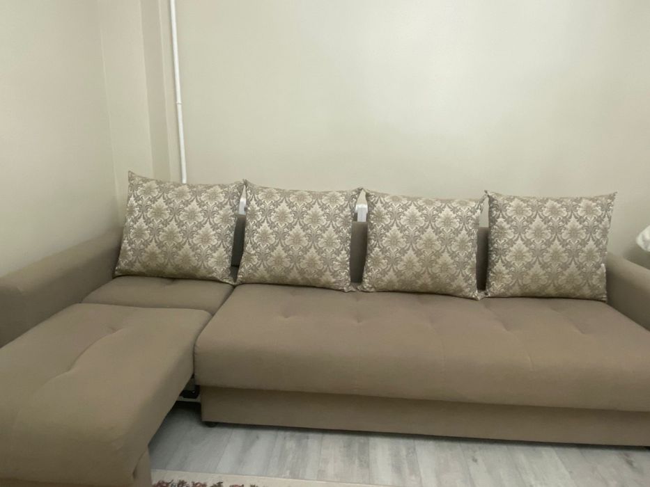 Диван в хорошем состоянии