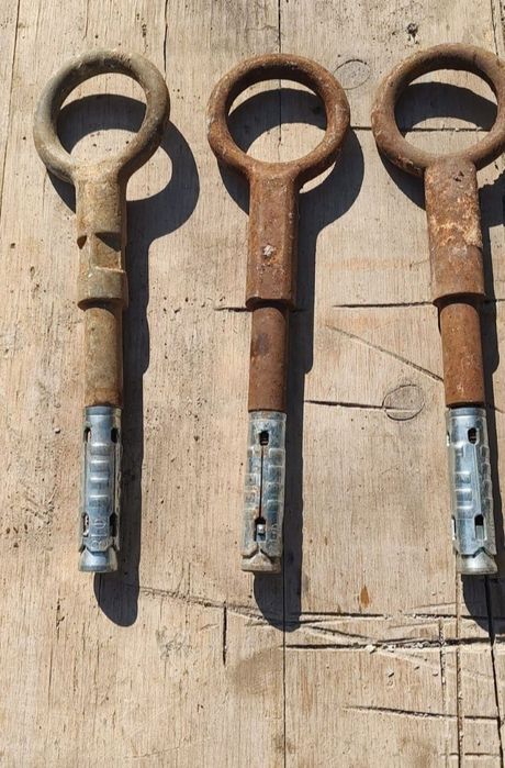 Surub ancoraj schela