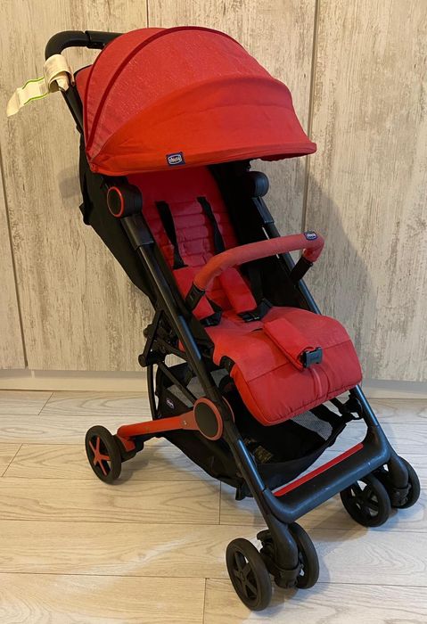 Carucior ultra compact marca Chicco,minim 3 pana la 15 kg,Rosu.