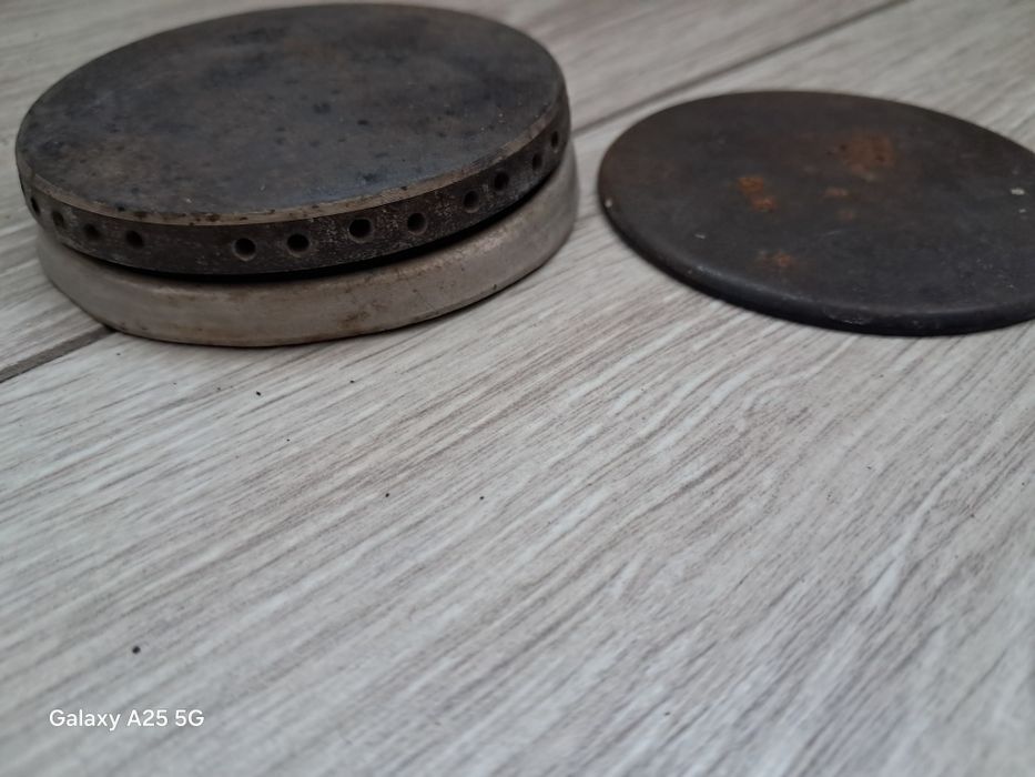 Крышка горелки рассекатель для газовой плиты.