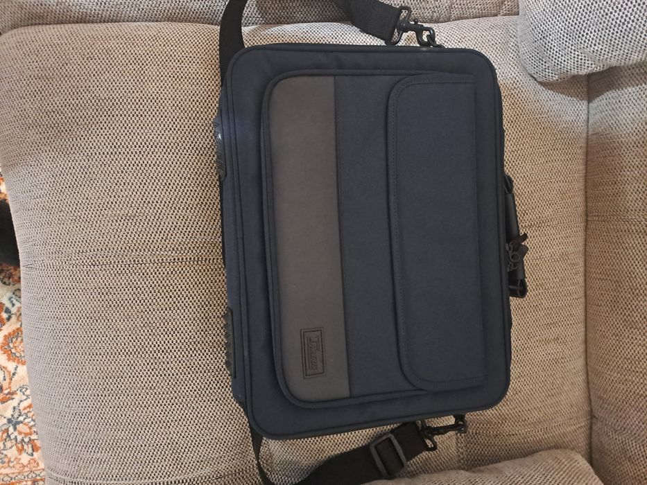 Geanta laptop targus!!