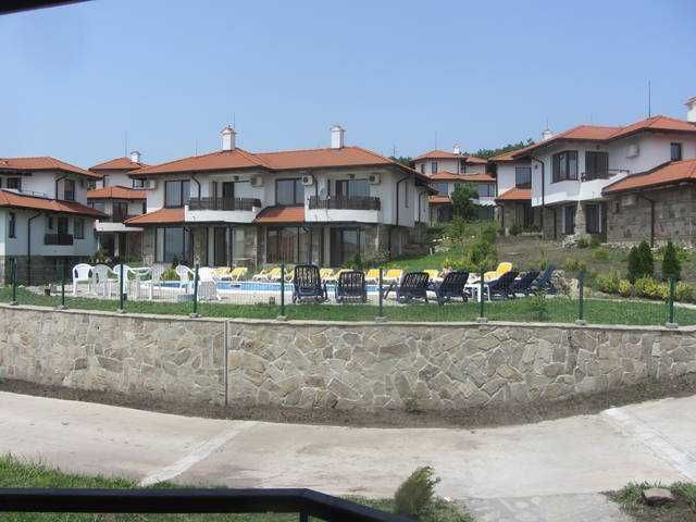 Просторен тристаен апартамент в к-с „Bay View Villas“, Кошарица