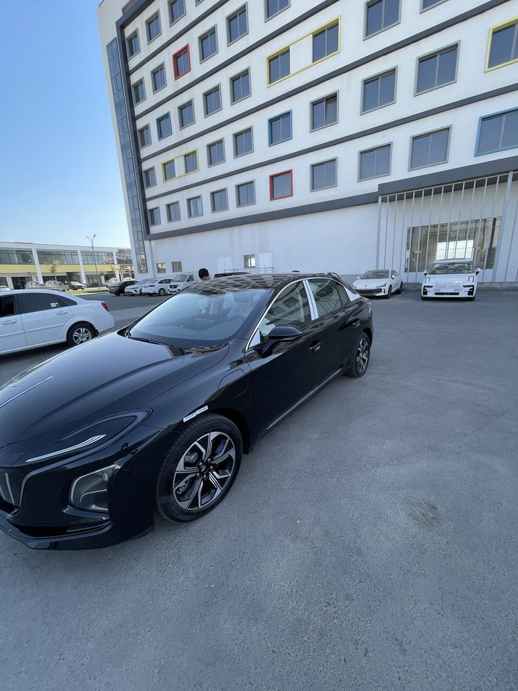 Honqi E-QM5 500km хонжи екм 5