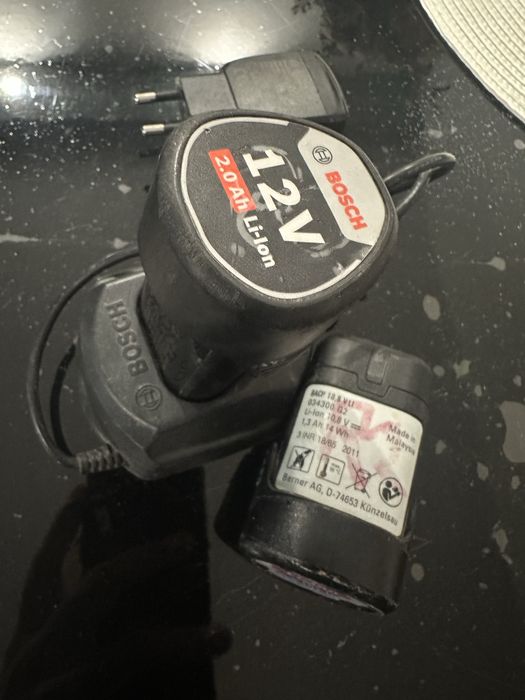 Батерии и зарядно bosch 12 v  / 10.8 v