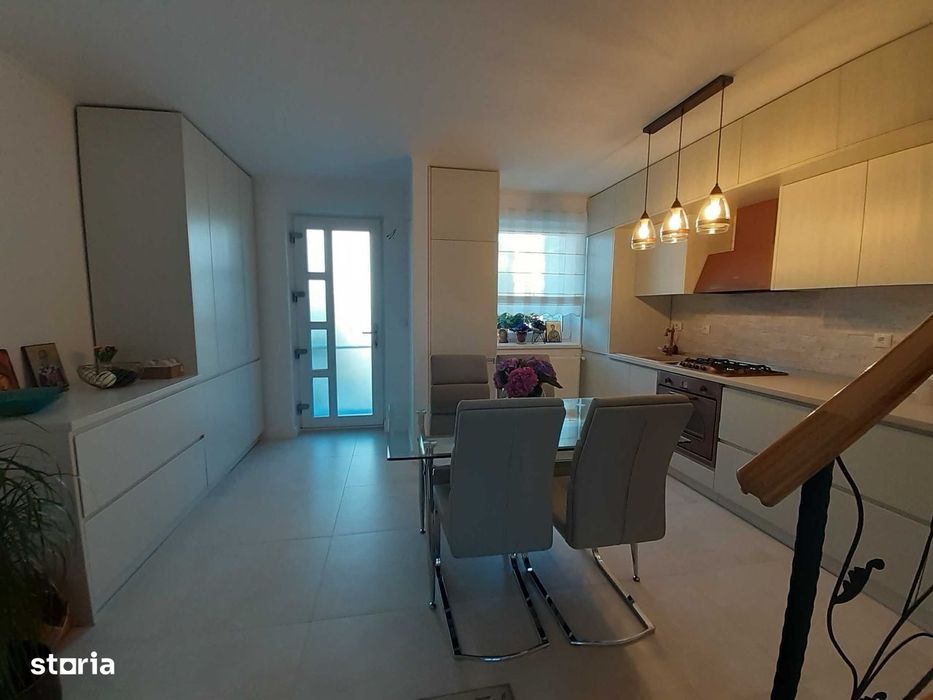 Casa la asfalt , zona centrala