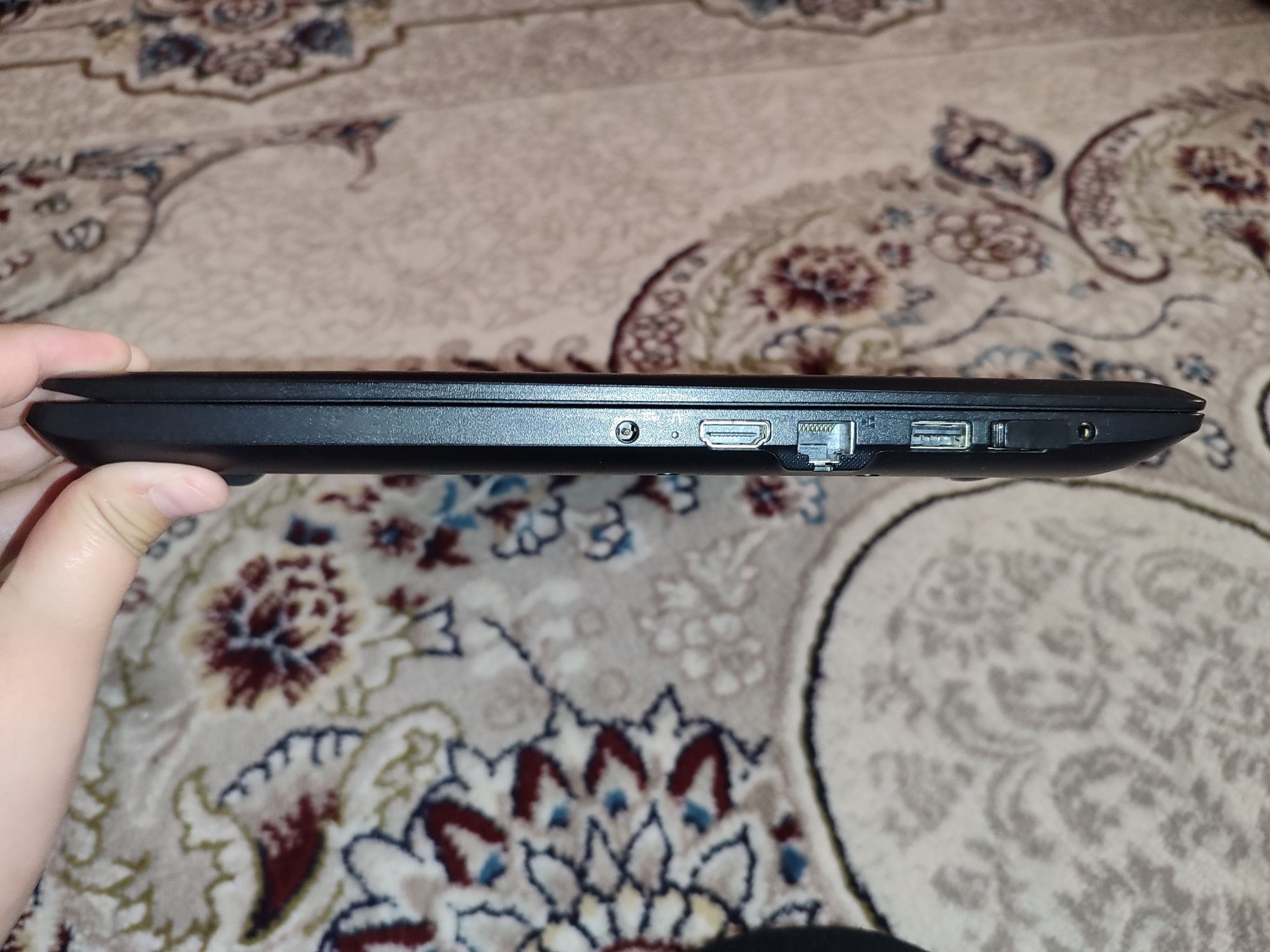 Notebook sotiladi