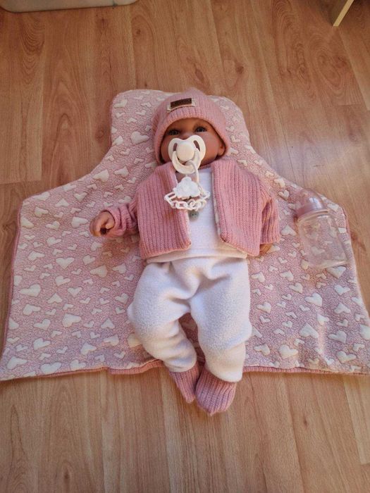 Детска кукла, като нова!