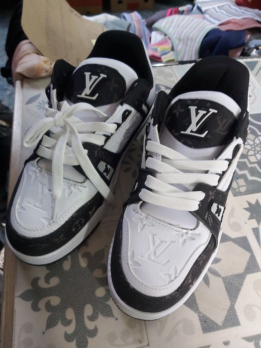Adidași louis vuiiiton
