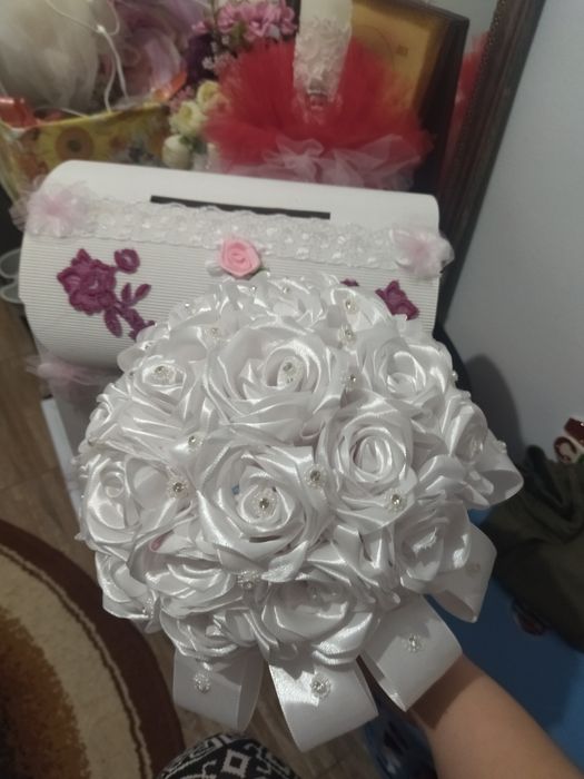 Vând voal și coroniță