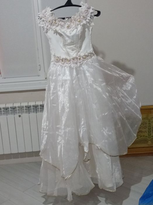 Продам свадебные платья