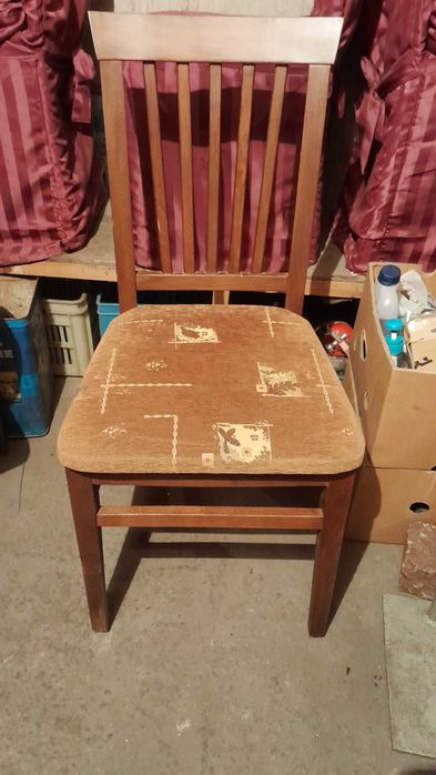 Продавам 6 стола