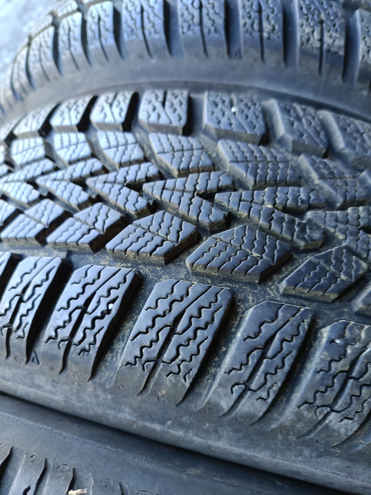 Зимни гуми -15цола -185/65-1бр.-65лв."DUNLOP"