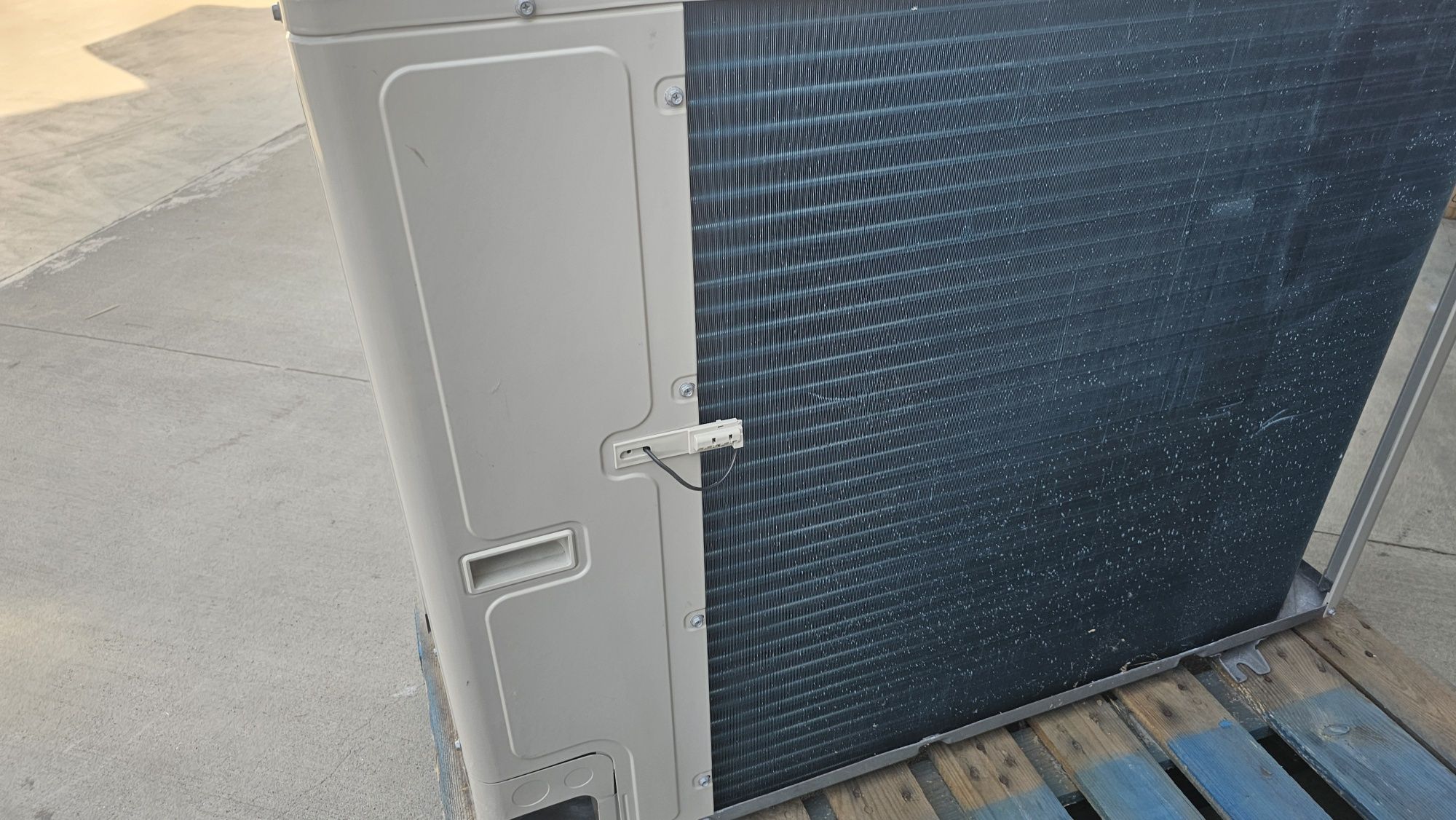 Daikin SkyAir 22kw външно тяло за направа на термопомпа  перфектно