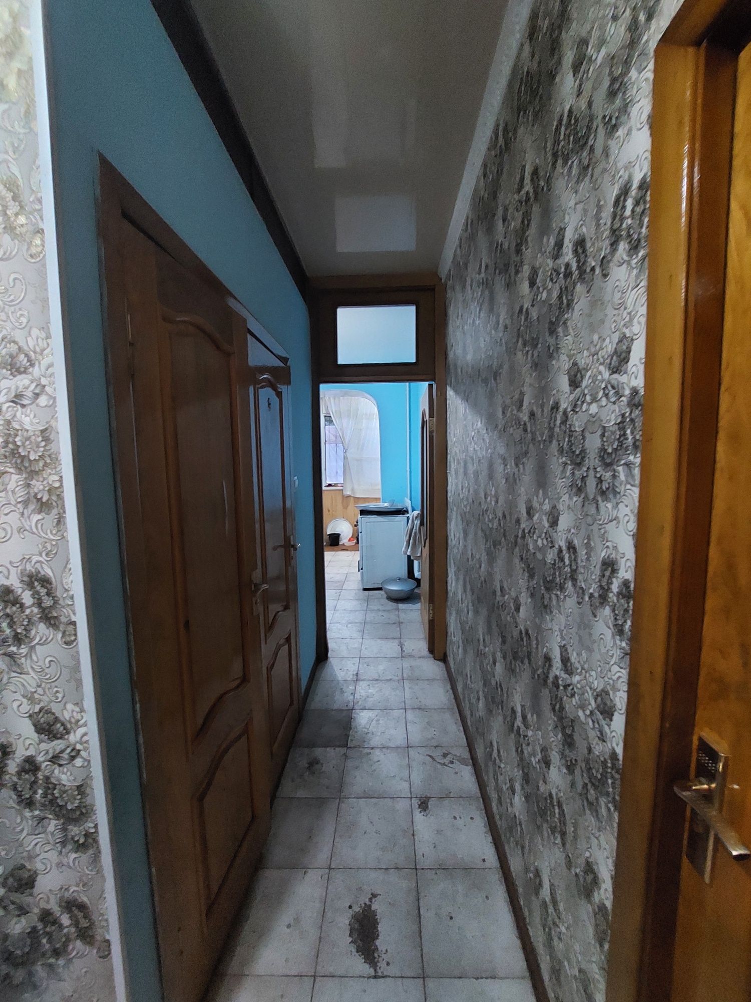 Kora kamish 2/1 da 4/1/4 balkon remont yaxshi srochna sotiadi