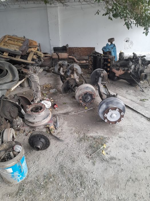 Зил запчастлар сотилади