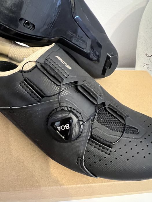 Pantofi ciclism Shimano RC300