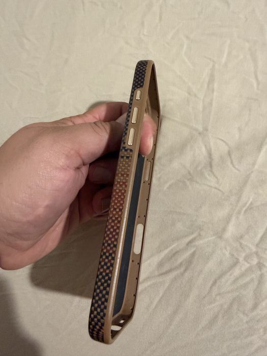 Husa Pitaka  Iphone 16 pro max !