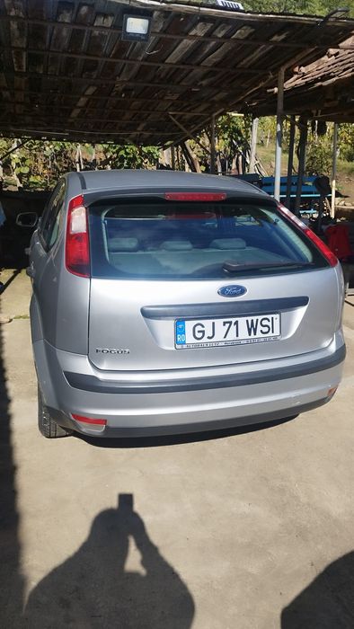 Vând Ford focus 2007 pe benzina motor 1600cm3