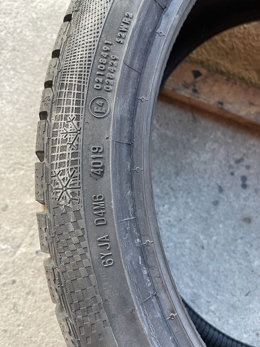 2 anvelope Noi 225/40/19 Continental