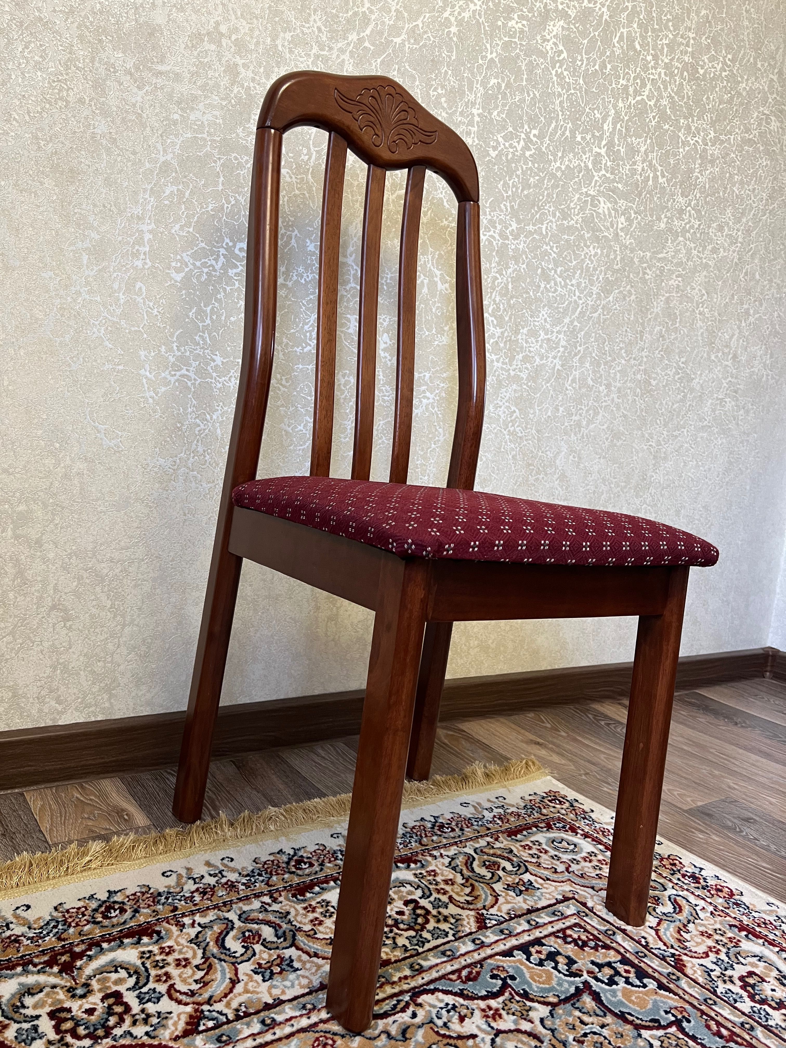 Стол со стульями (6шт)