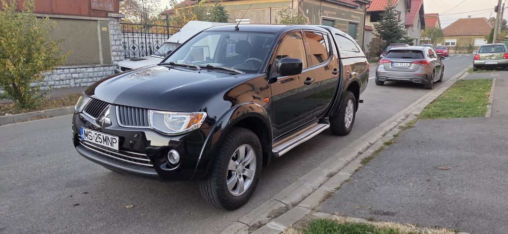 Mitsubishi L 200 climatronic funcțional 4x4