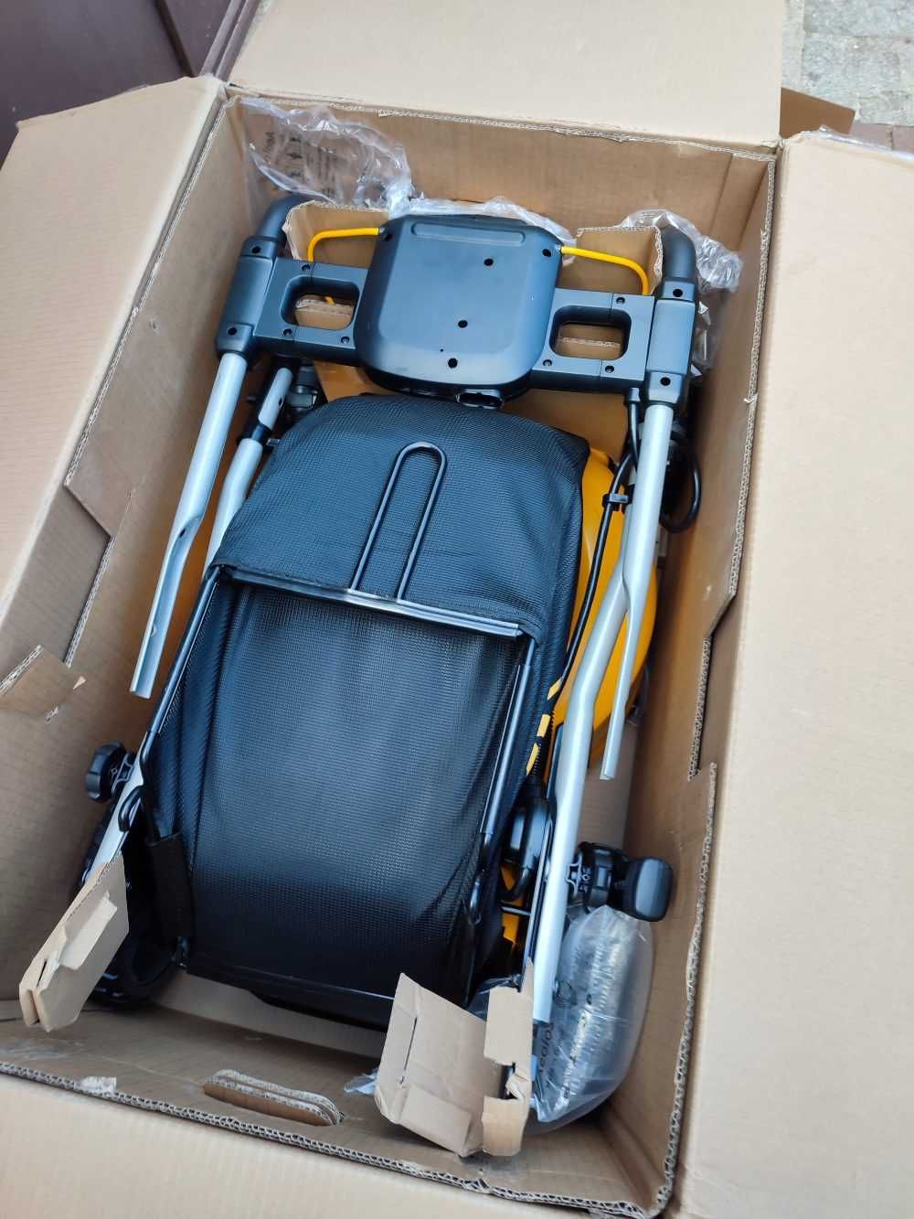 Акумулаторна косачка DEWALT