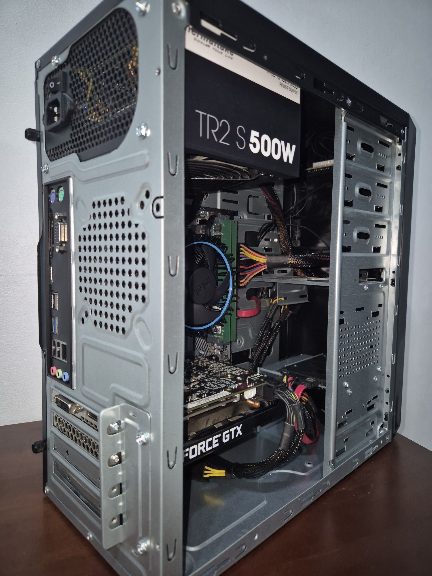 PC de gaming i3 12100f si GTX1660S StormX