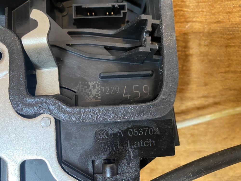 Broasca / Incuietoare usa BMW Seria 1 2 3 4 5 F10 F11 F20 F30 F31 F36
