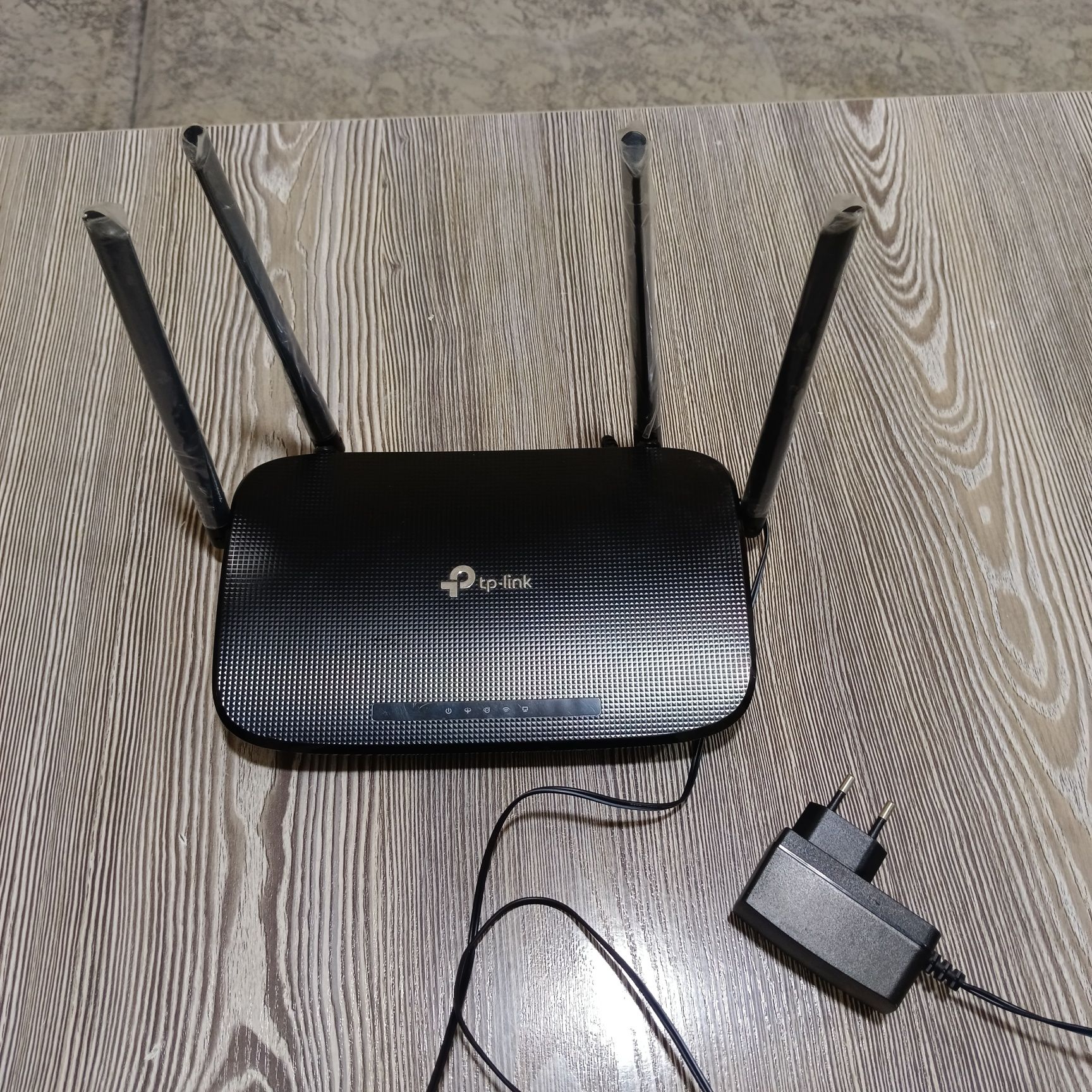 Продам Wi-Fi роутер TP-Link Archer VR300 (AC1200, двухдиапазонный