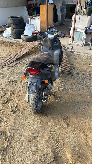 Vând scuter aprilia 80 2t