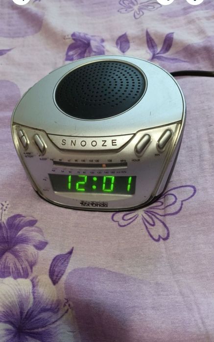 ceas cu radio și deșteptător