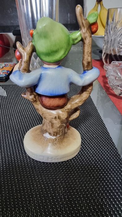 Fgurina Hummel Băiatul din copac