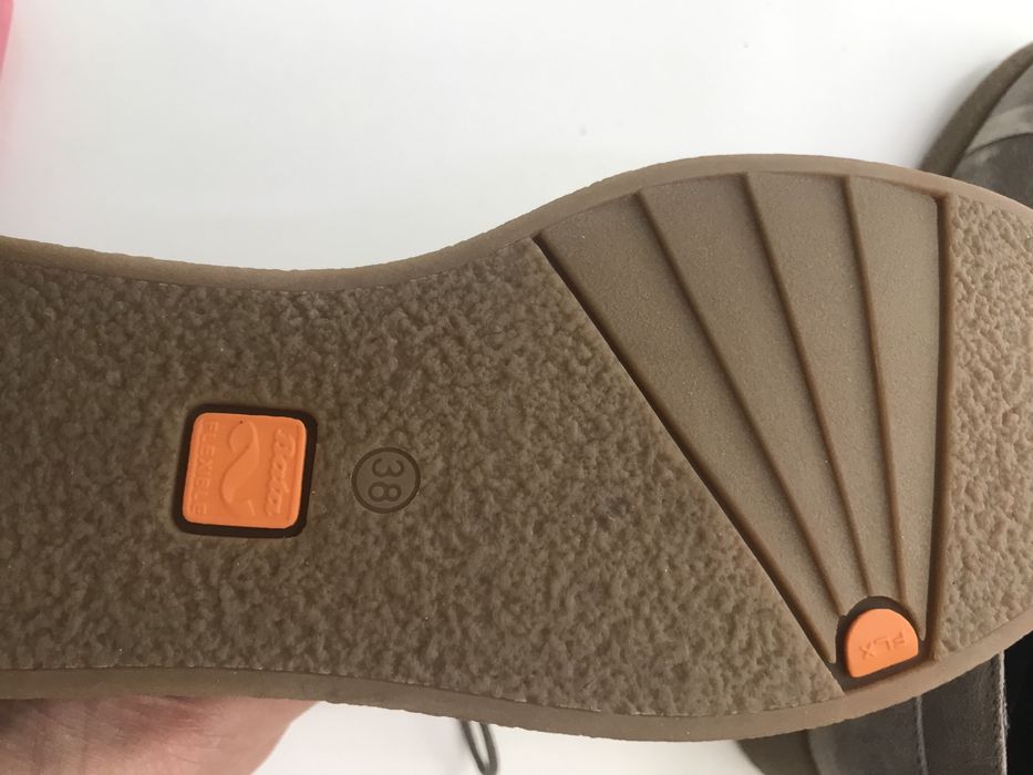 Обувки Bata-естествен велур