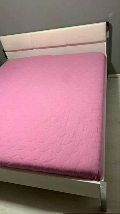 Продавам Спалня  запазена със гардероб и скрин+2 матрака