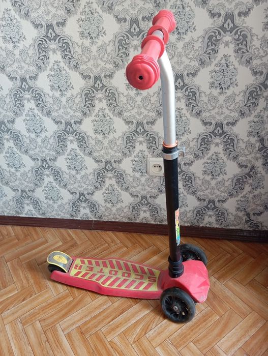 Продаем самокат железный
