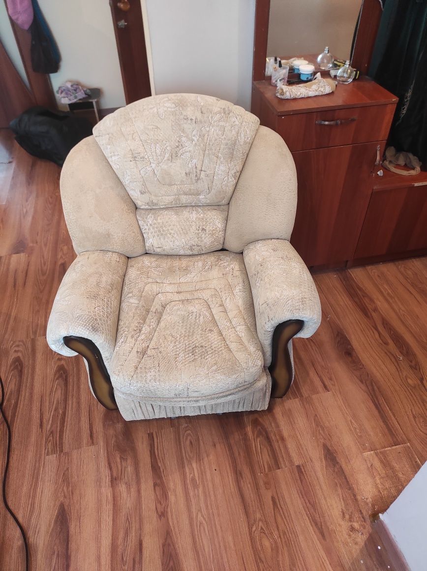 Химчистка мягкой мебели диванов матрасов стульев кресел