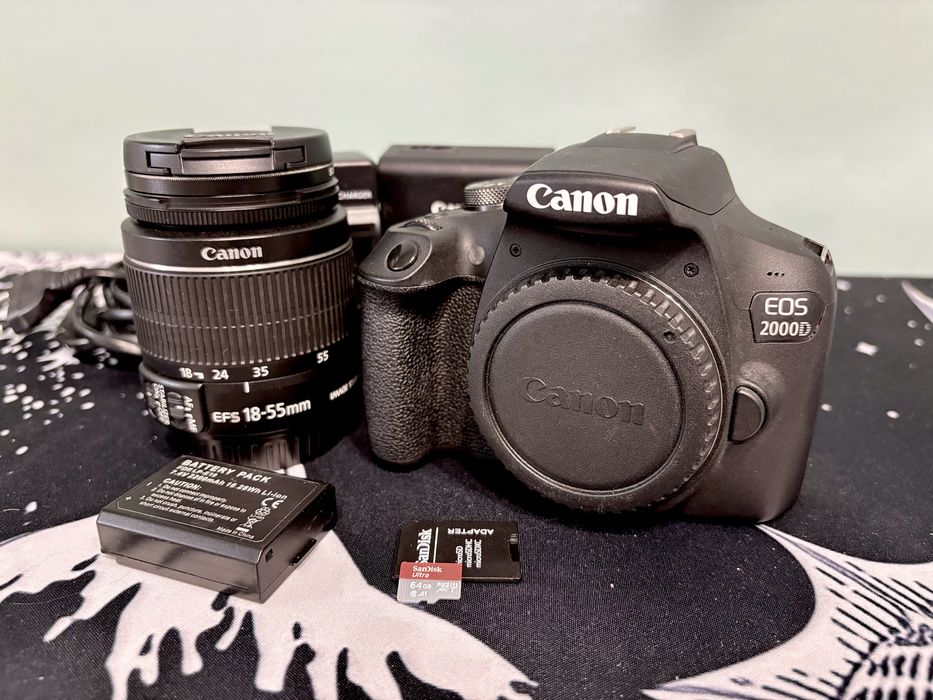 Зеркальный фотоаппарат Canon EOS 2000d