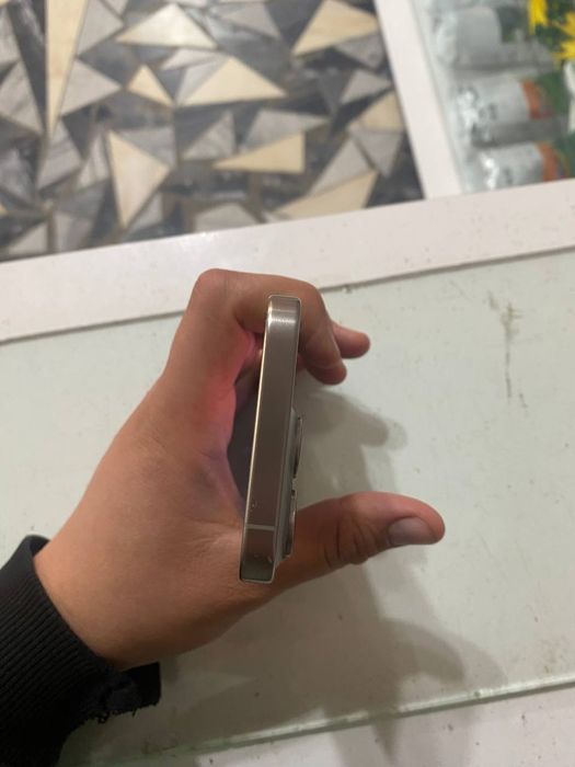 Iphone 15 pro battery 86% xotirasi 256 region J/A sim-karta ketadi