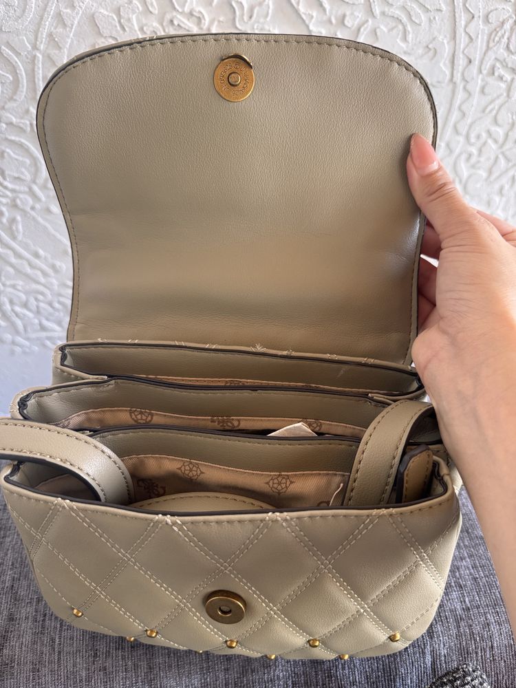 Оргинална Guess чанта