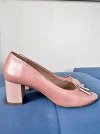 Pantofi de piele roz pudrat