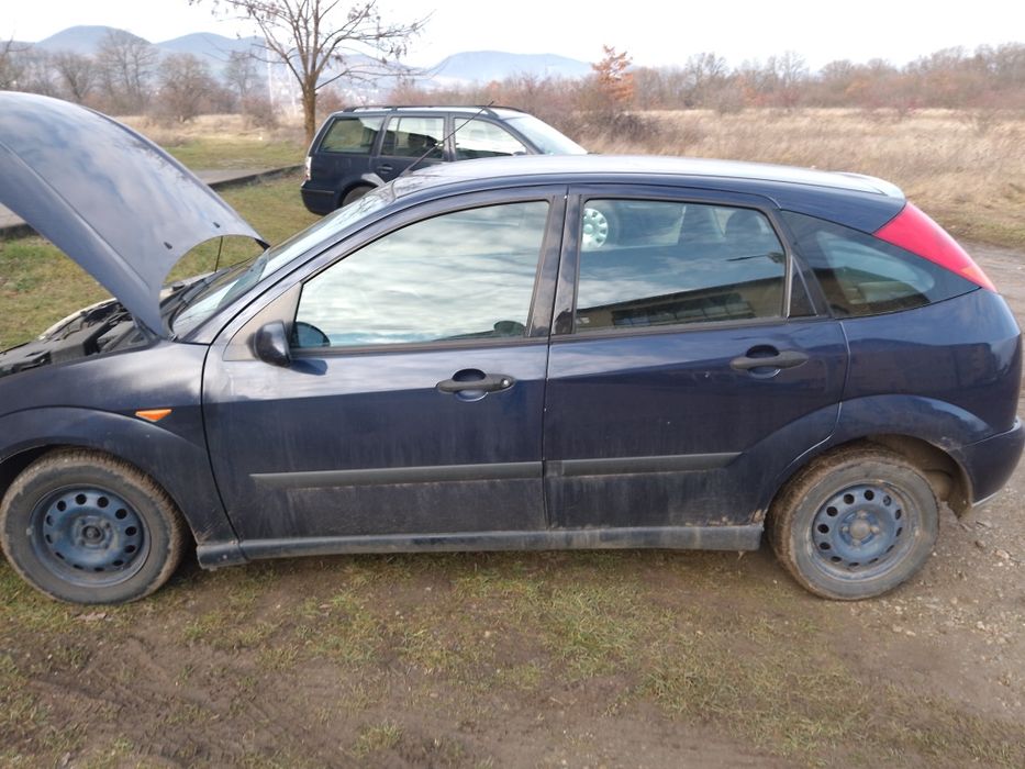 Vând Ford focus 1,6 benzina